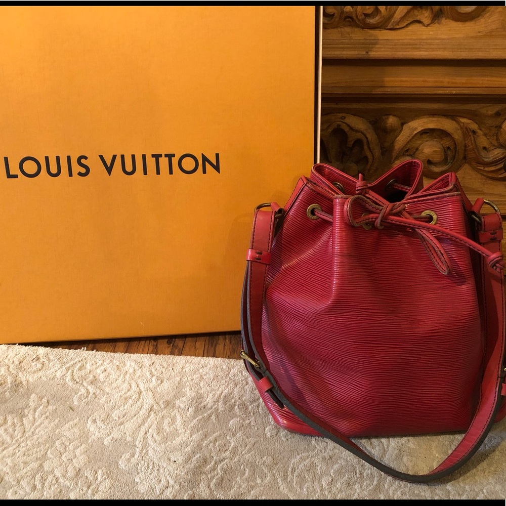 Louis Vuitton red Epi Puchinoe drawstring bag
